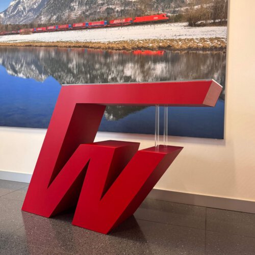 Winner Tisch verblendet Styropor